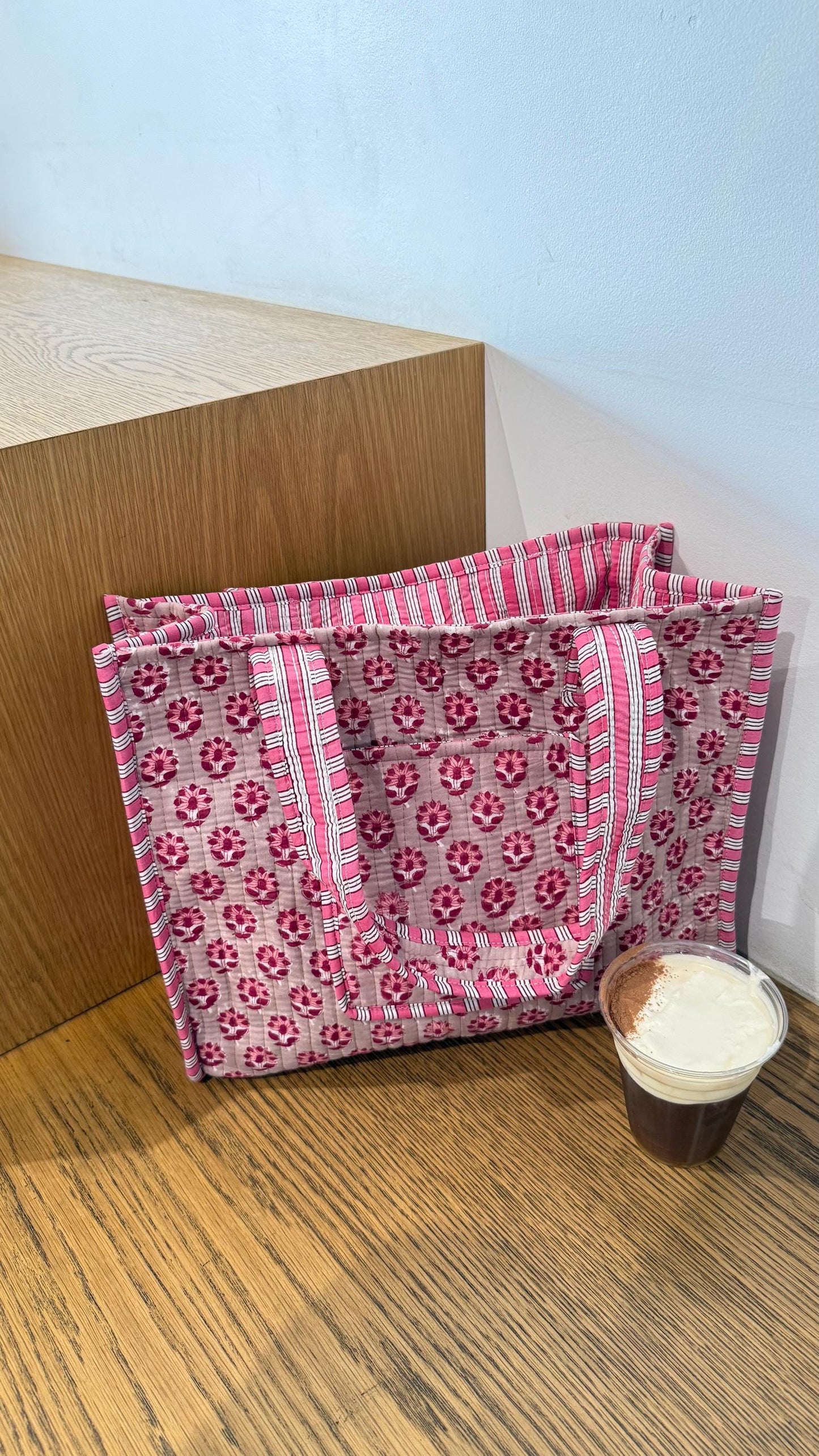 Pink Red Floral Print Cotton Quilt Tote Bag. Large Tote Bag with Pockets. Multifunctional Tote Bag. Everyday Tote Bag. Holiday Bag.