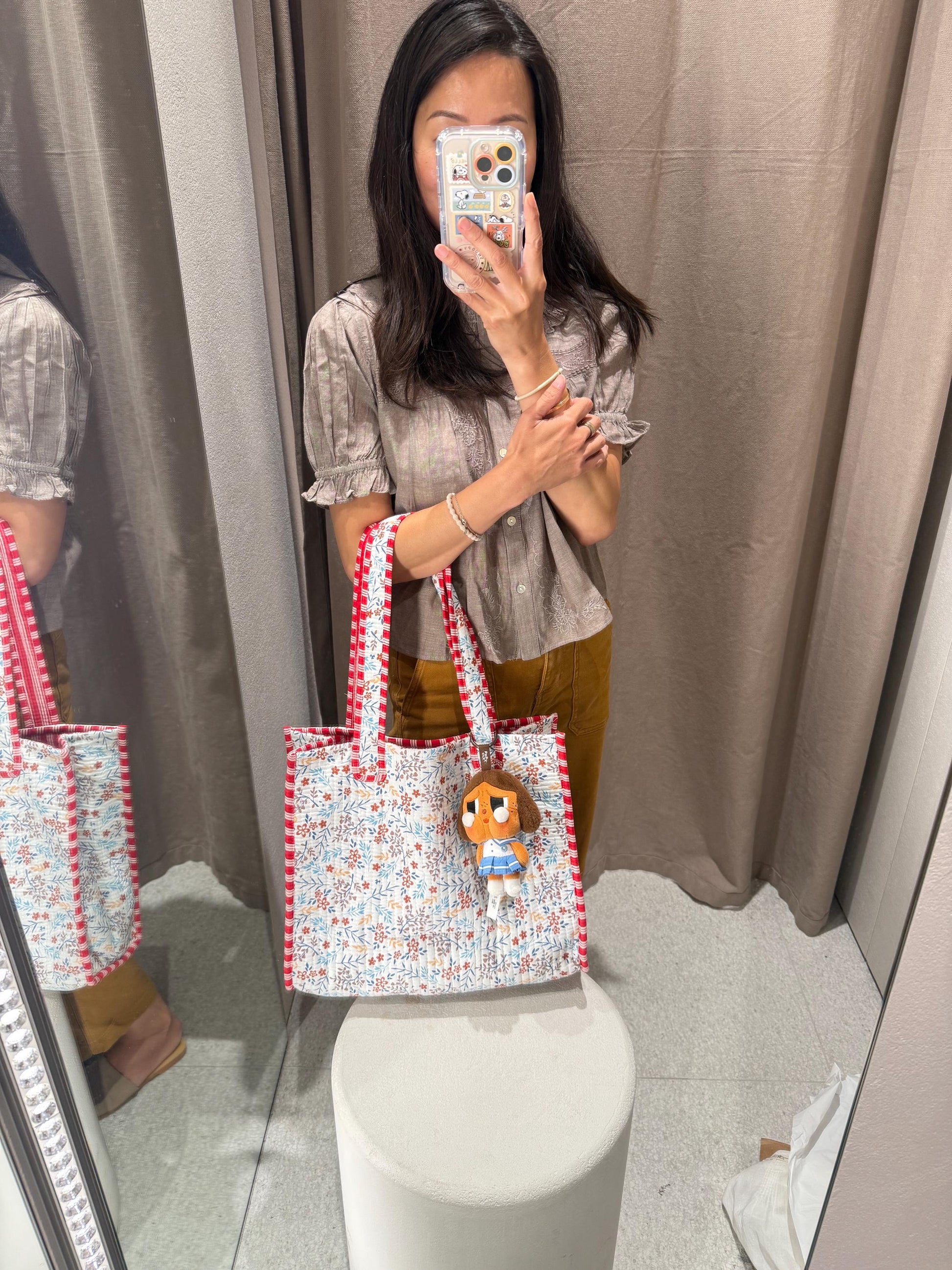 Hand blocked print cotton quilt bag red white flower print tote bag / red floral print with pockets/ beach bag/ red cotton quilt tote bag - Chickticks