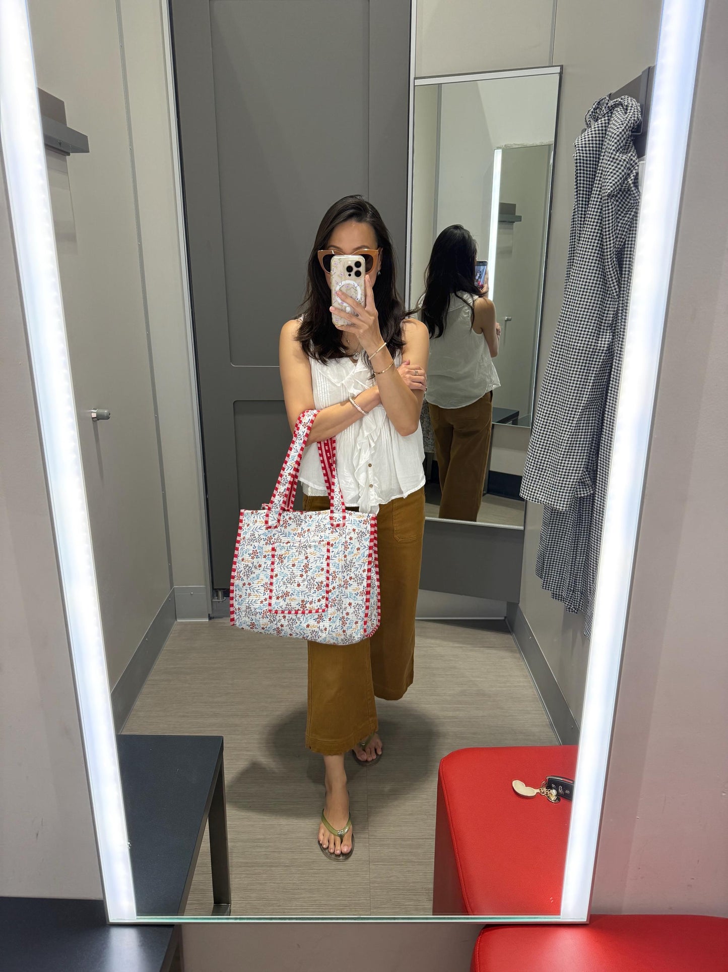Hand blocked print cotton quilt bag red white flower print tote bag / red floral print with pockets/ beach bag/ red cotton quilt tote bag - Chickticks