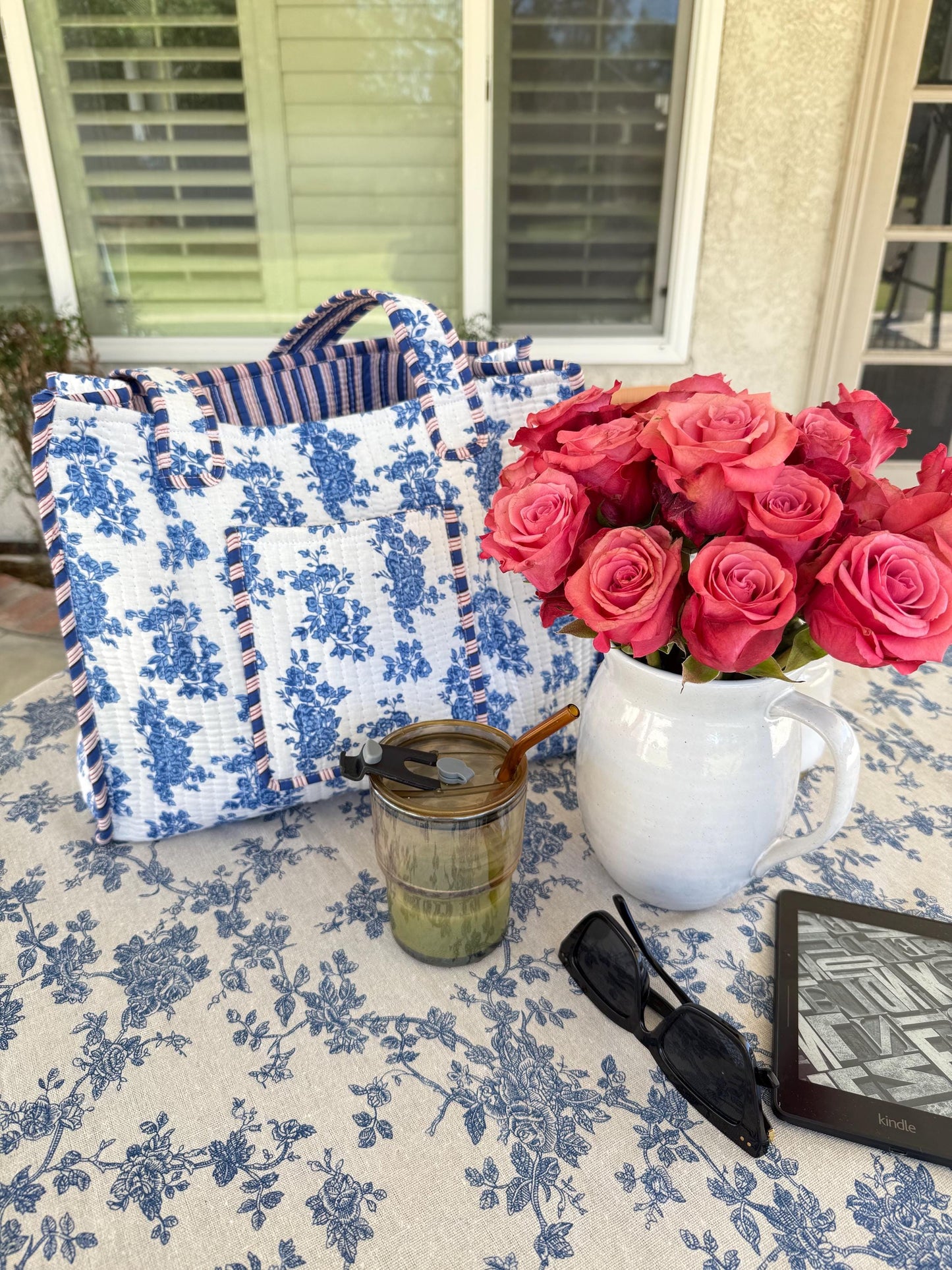 Hand blocked print cotton quilt bag white blue floral tote bag / white floral print with pockets/ beach bag/ cotton quilt tote bag - Chickticks