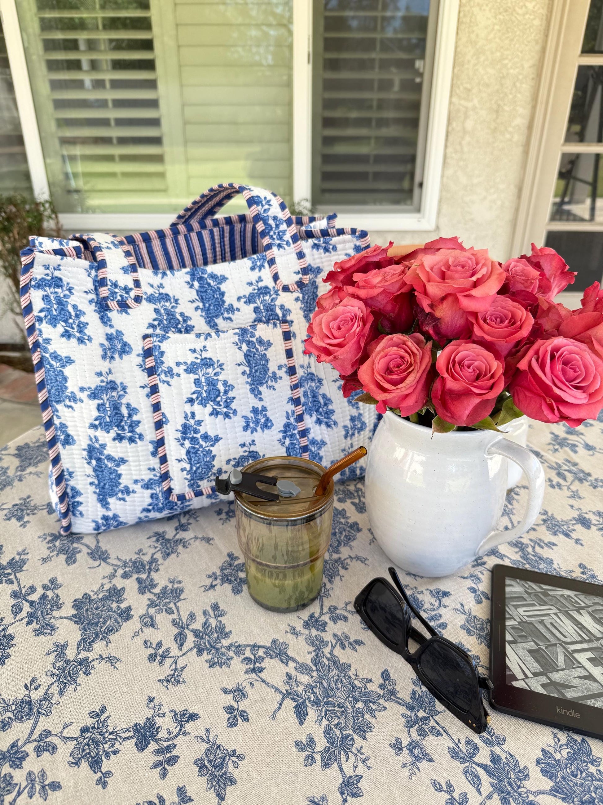 Hand blocked print cotton quilt bag white blue floral tote bag / white floral print with pockets/ beach bag/ cotton quilt tote bag - Chickticks