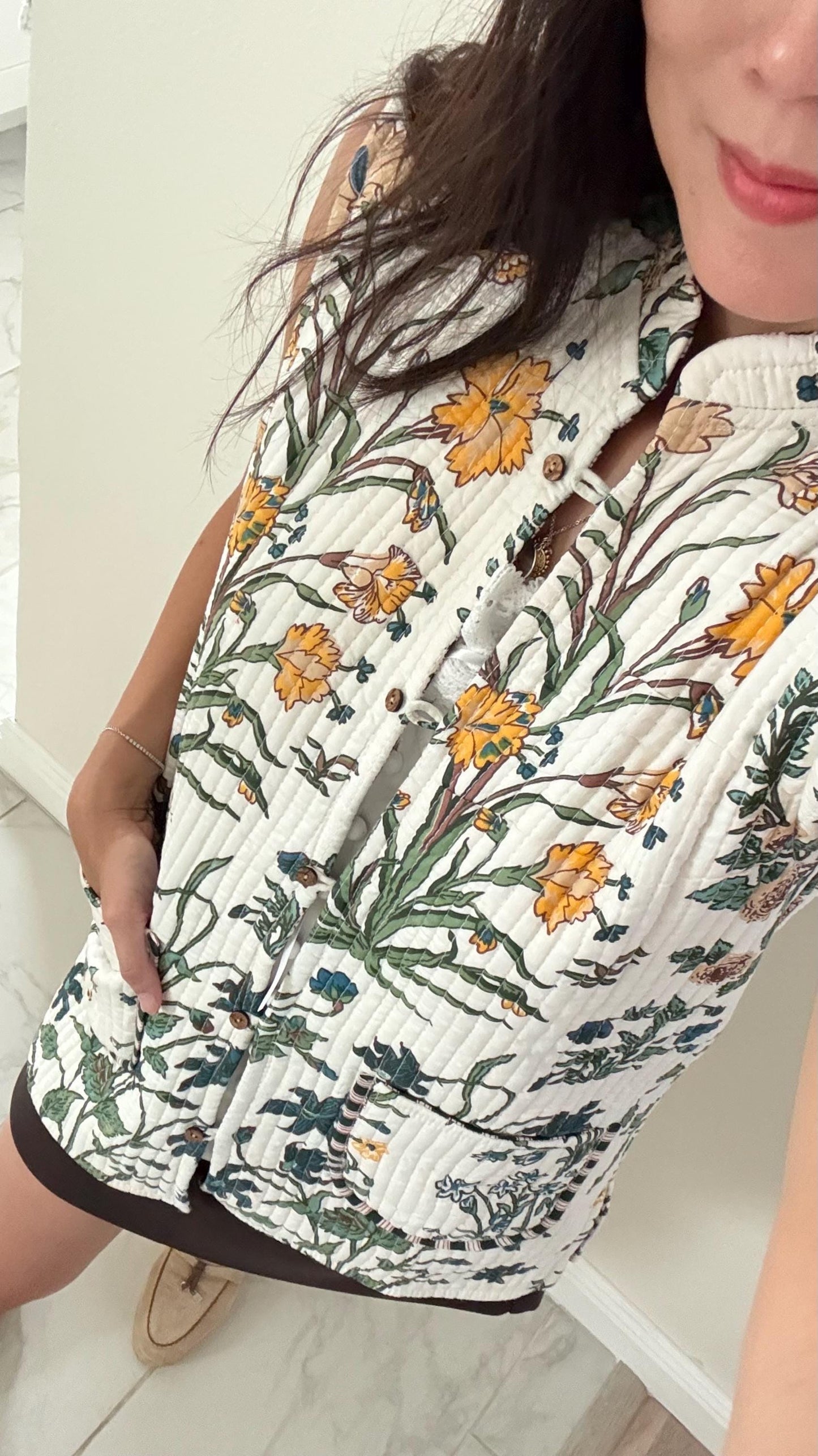 Cotton quilt vest floral print french style vintage inspired. Romantic vest for fall . Bohemian vest. Victorian vest. Doen inspired vest. - Chickticks