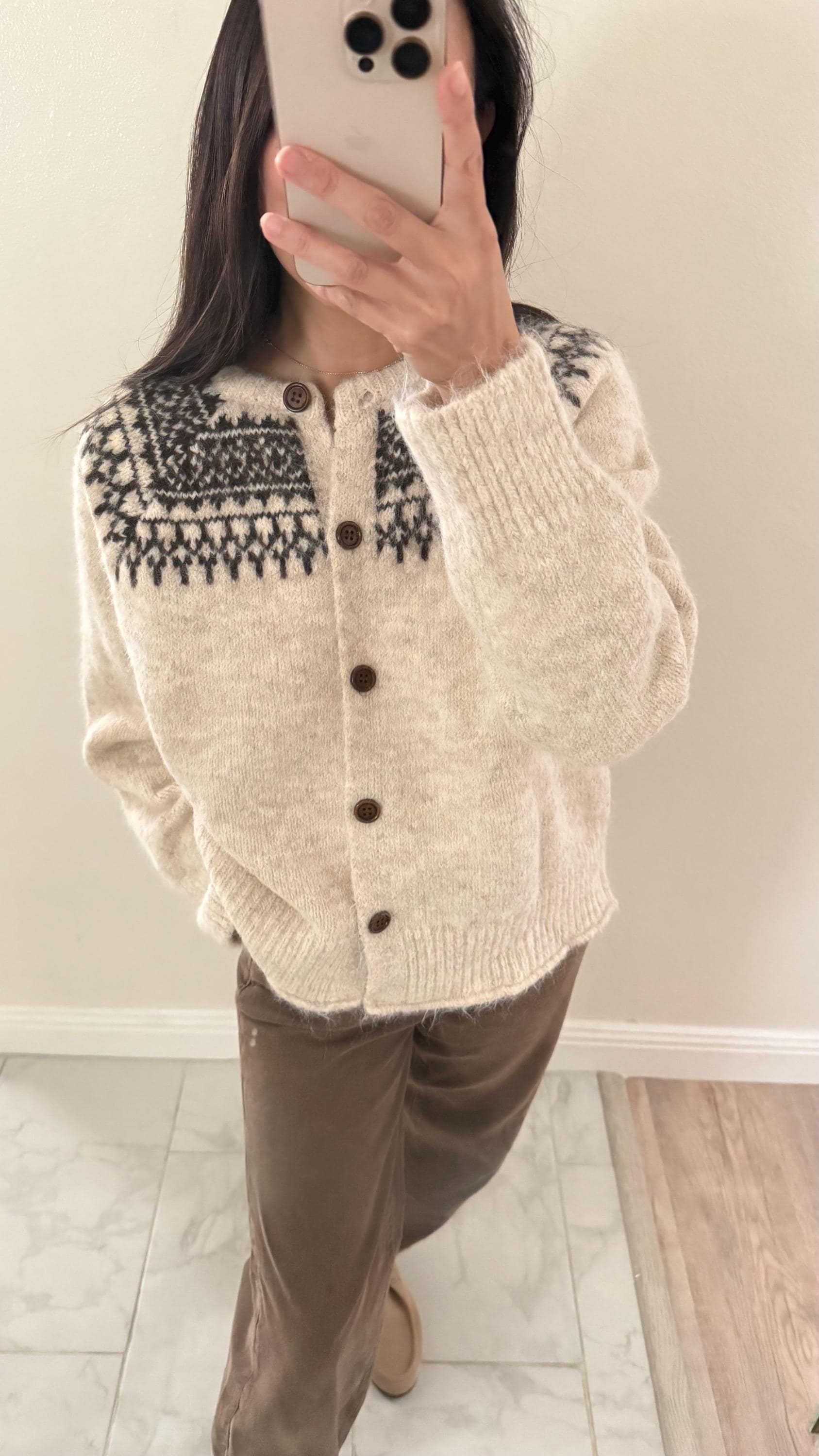 Soft wool sweater french vintage inspired. Fisherman Isle cardigan. Oversize wool cardigan. Romantic Doen inspired cardigan.
