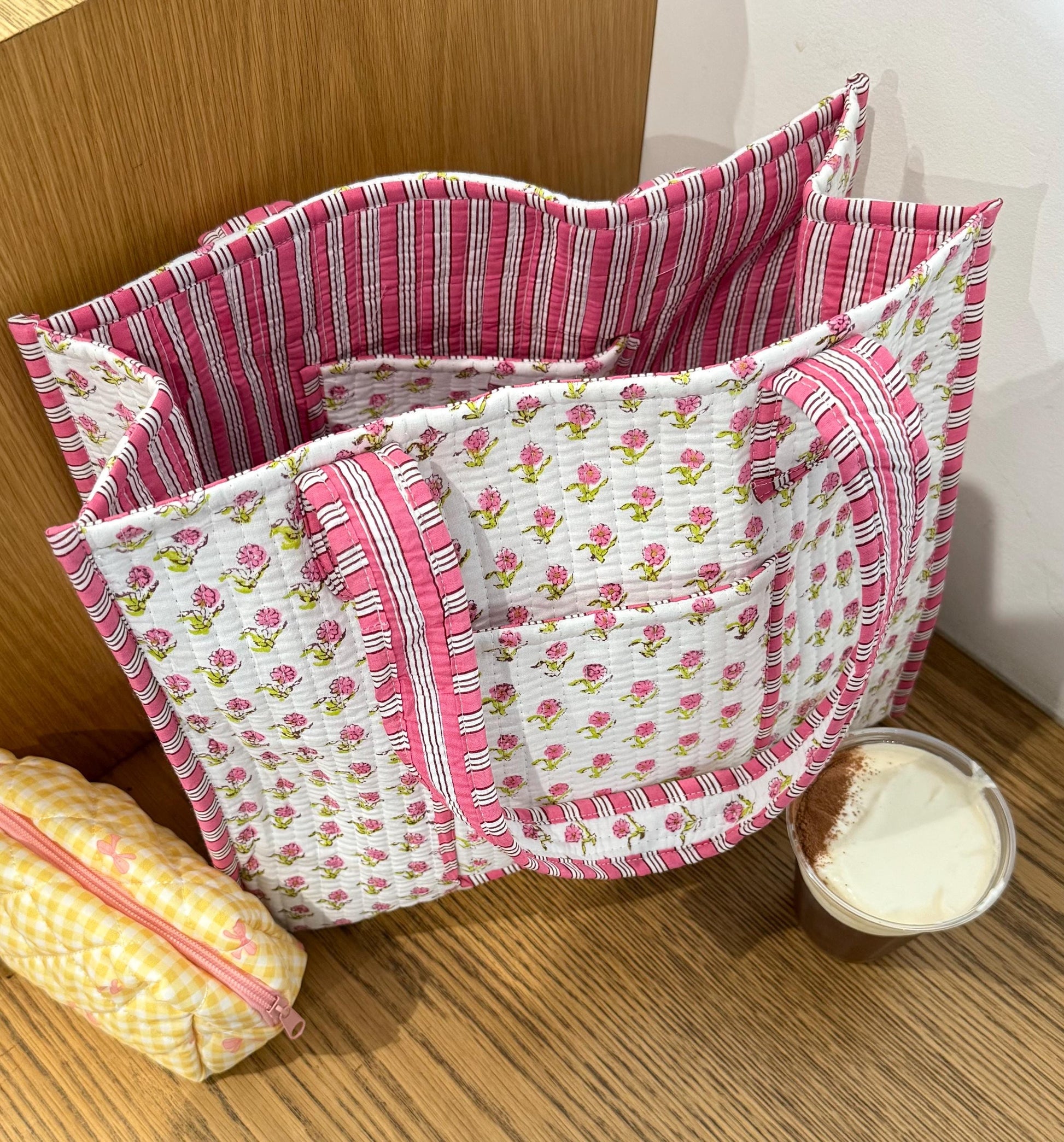 Handblocked White Floral Print Cotton Quilt Tote Bag. Large Tote Bag with Pockets. Multifunctional Tote Bag. Everyday Tote Bag. Holiday bag