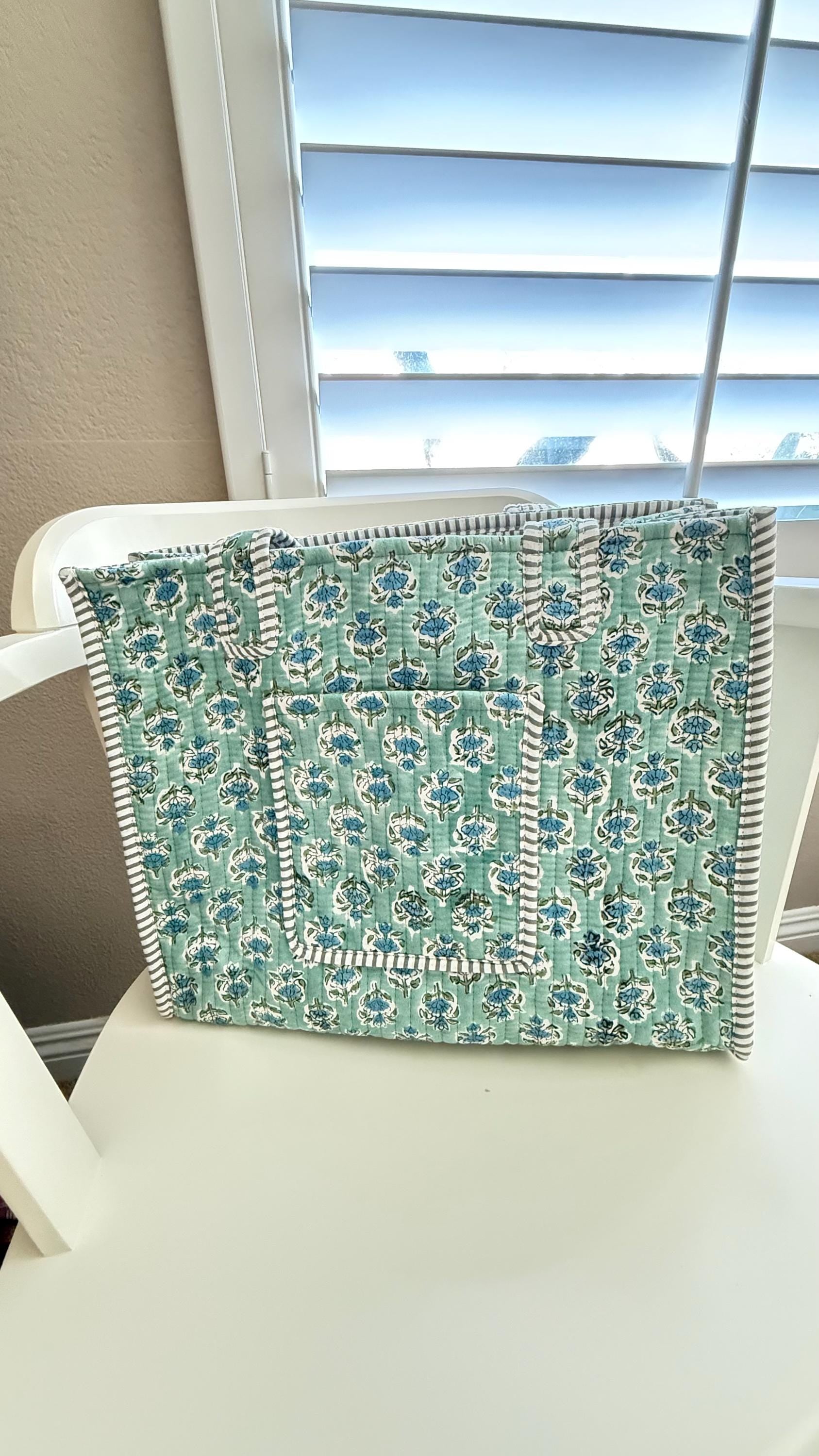 Handblocked Sage Mint Floral Cotton Quilt Tote Bag. Large Tote Bag with Pockets. Multifunctional Tote Bag. Everyday Tote Bag. Holiday bag