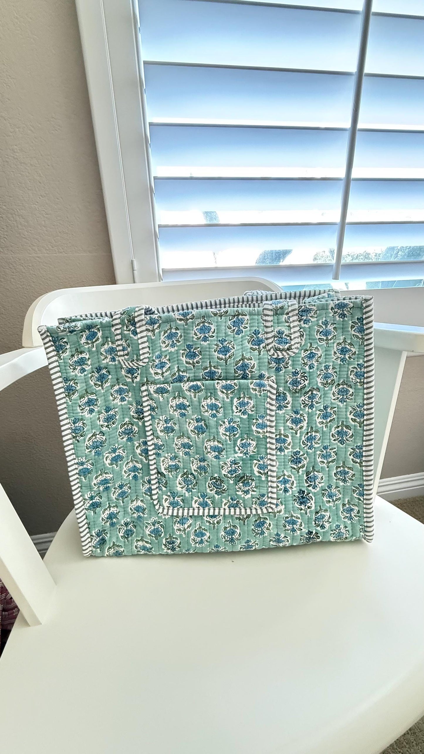 Handblocked Sage Mint Floral Cotton Quilt Tote Bag. Large Tote Bag with Pockets. Multifunctional Tote Bag. Everyday Tote Bag. Holiday bag