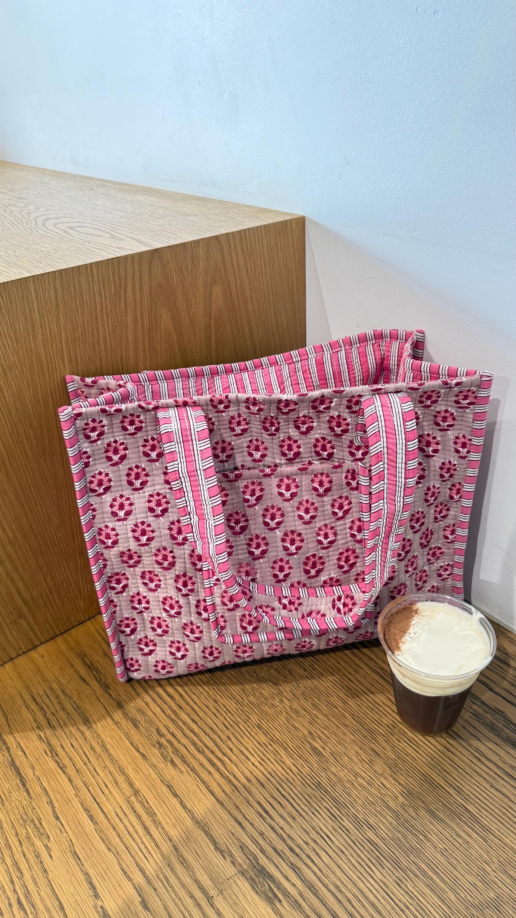 Pink Red Floral Print Cotton Quilt Tote Bag. Large Tote Bag with Pockets. Multifunctional Tote Bag. Everyday Tote Bag. Holiday Bag.