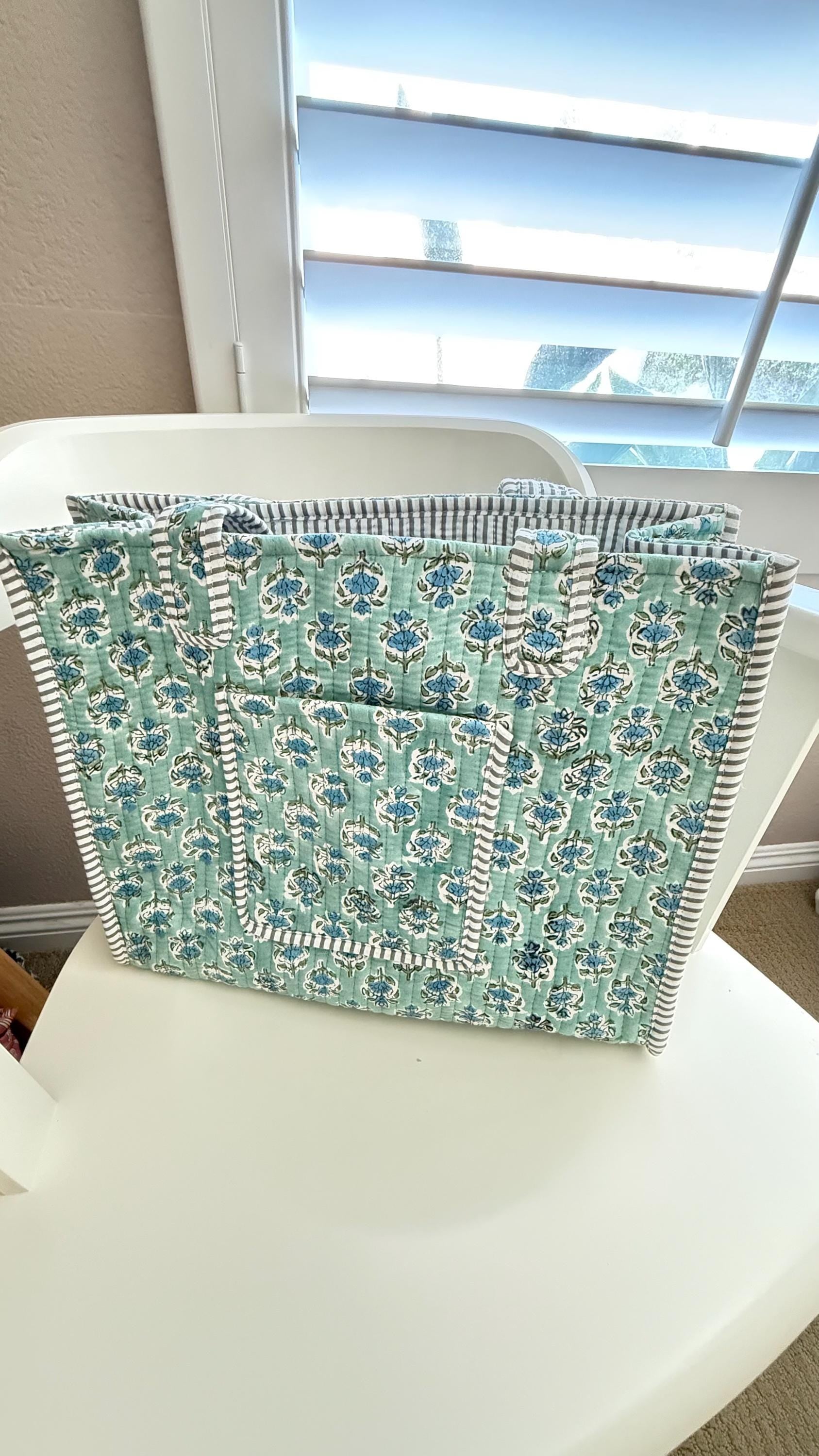 Handblocked Sage Mint Floral Cotton Quilt Tote Bag. Large Tote Bag with Pockets. Multifunctional Tote Bag. Everyday Tote Bag. Holiday bag