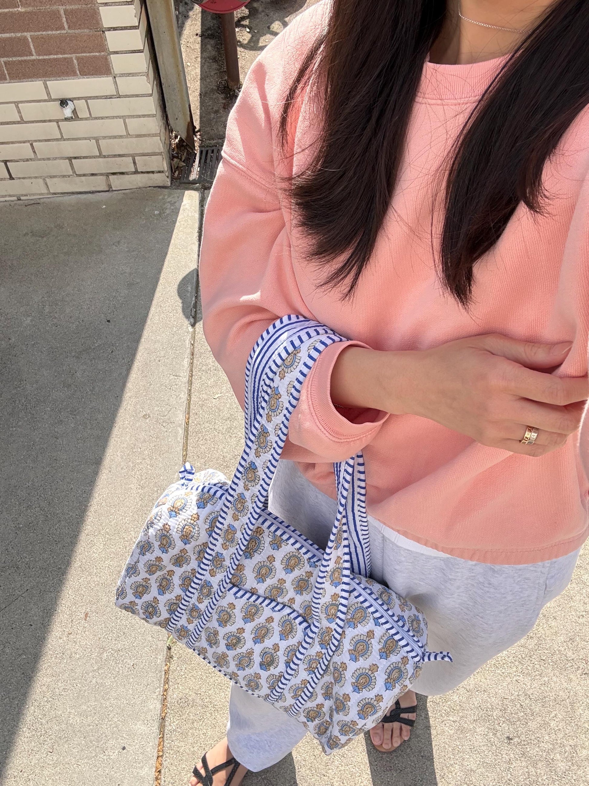 Hand Blocked Floral Duffle Cotton Quilt Bag. Green Floral Print Bag. Everyday Bag. Multifunctional Floral Print tote bag.
