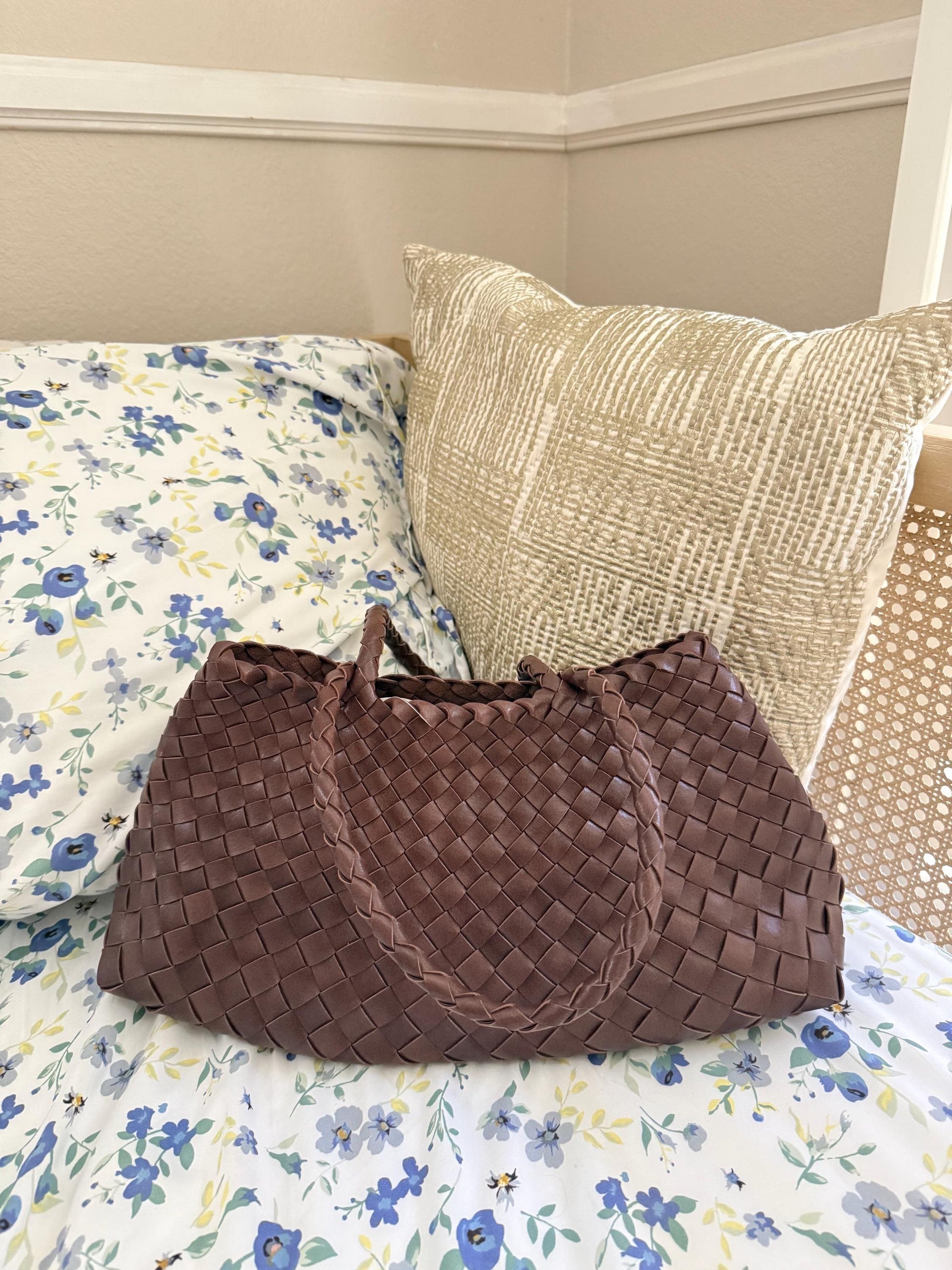 Woven Shoulder Bag. Beach Woven Shoulder Bag. Summer woven bag.