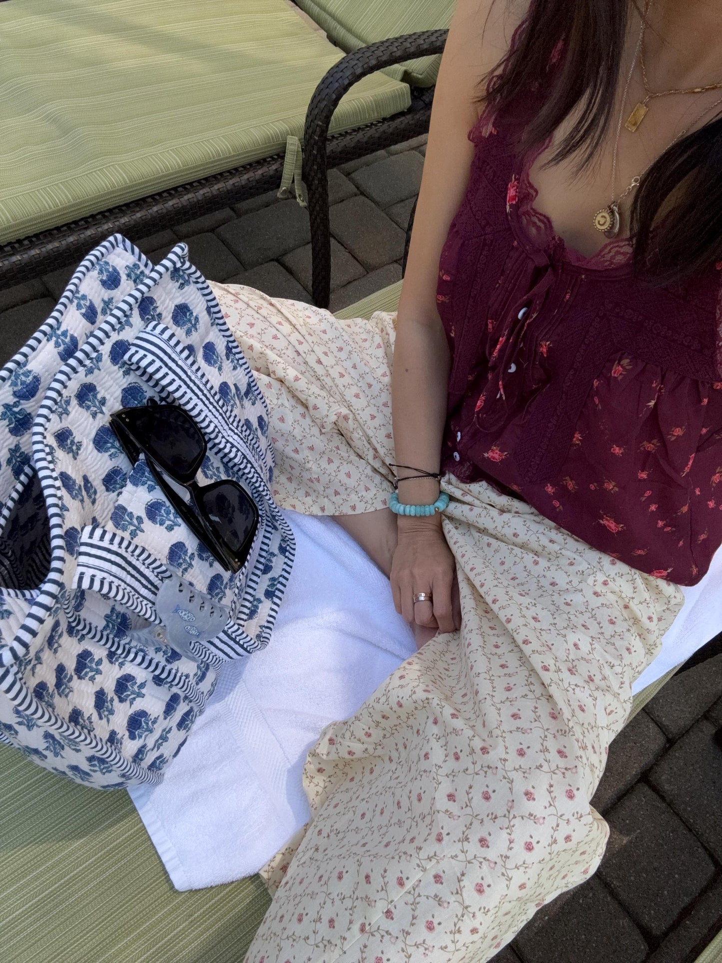 Hand Block Floral Print Cotton Quilt Tote Bag. Tote Zipper Shoulder Bag. Everyday Bag. Bodega tote bag. Tote bags with pockets. Diaper Bag